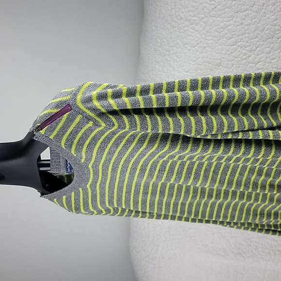 NWOT American Eagle Outfitters sweater! - Picture 4 of 11